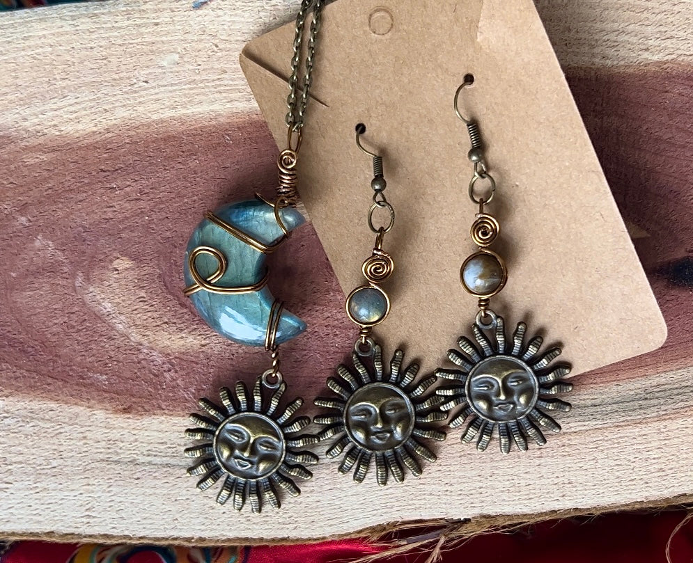 Labradorite Antique Bronze Sun Earring Necklace WireWrapped Set