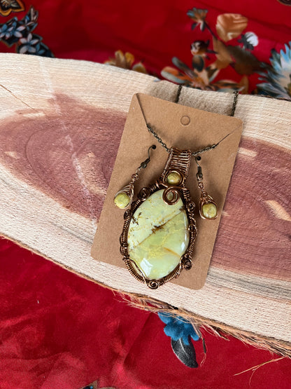 Gaspeite Necklace Earring Set