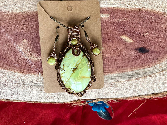 Gaspeite Necklace Earring Set