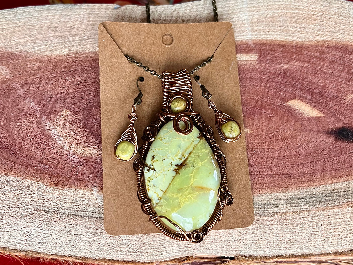 Gaspeite Necklace Earring Set